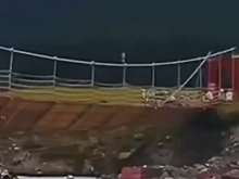 В Китае из-за аварии на подвесном мосту не выжили пять человек