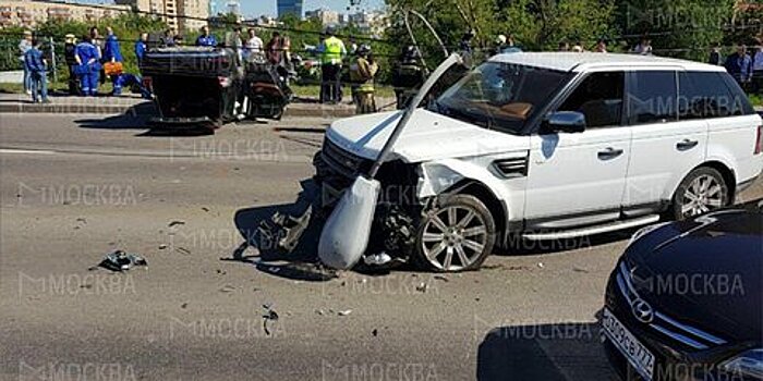 Движение на улице Народного Ополчения затруднено из-за аварии