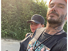 Виктория Бекхэм в коротких шортах отправилась на романтичное свидание с Дэвидом