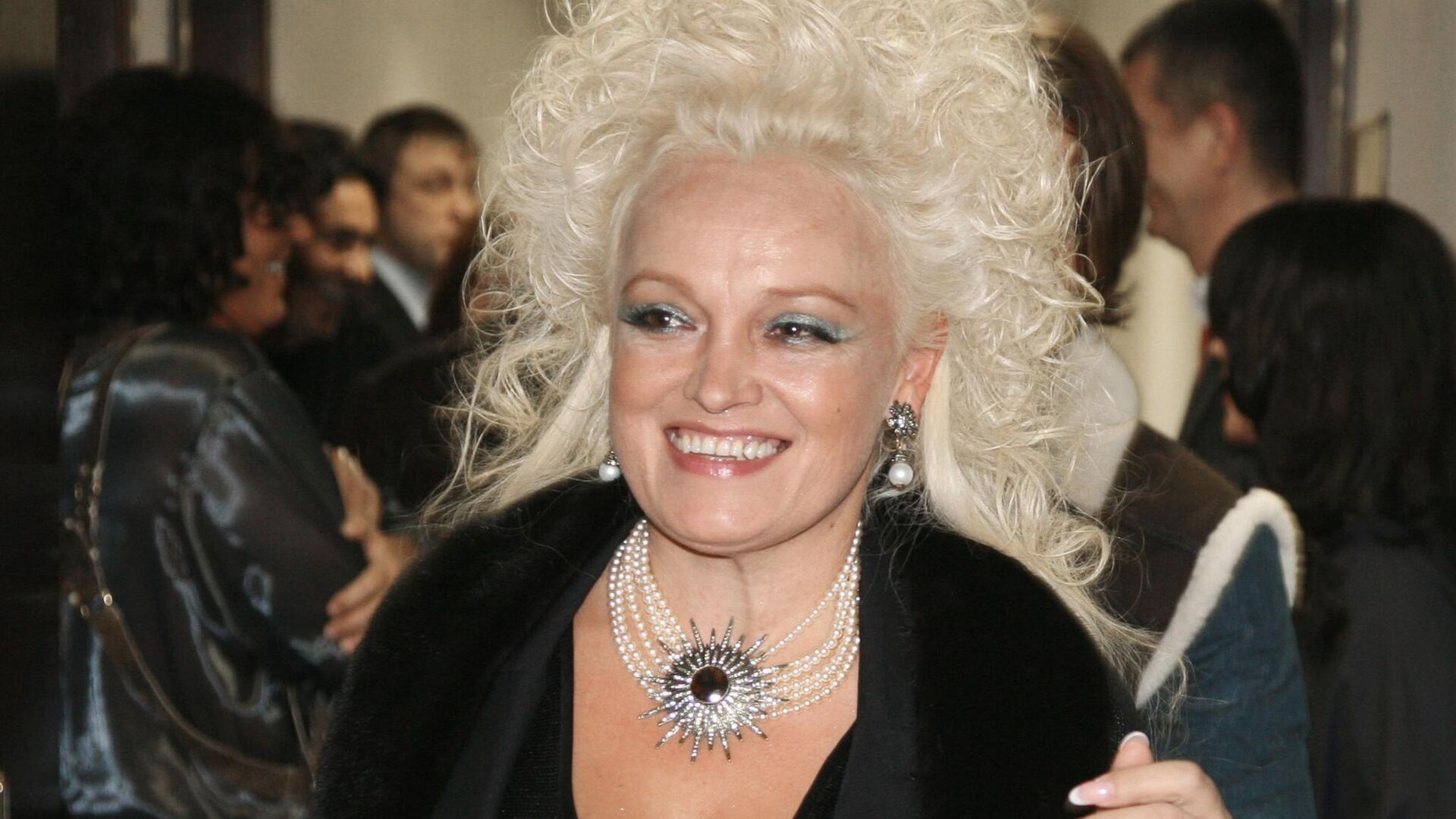 С театра Кадышевой потребовали миллионы рублей через суд