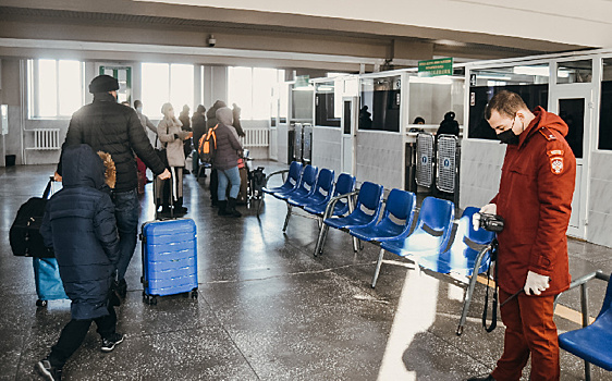Для прилетевших в Приамурье пассажиров возобновляют анкетирование