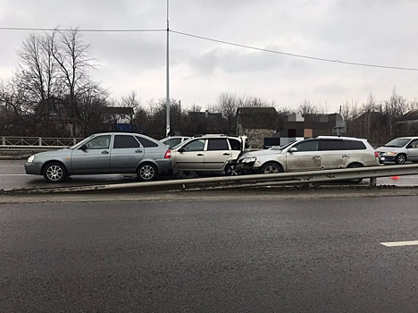 На курской объездной в ДТП пострадали три человека