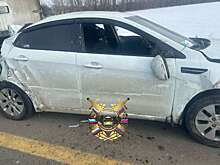 Грузовик влетел в припаркованную легковушку: подробности аварии