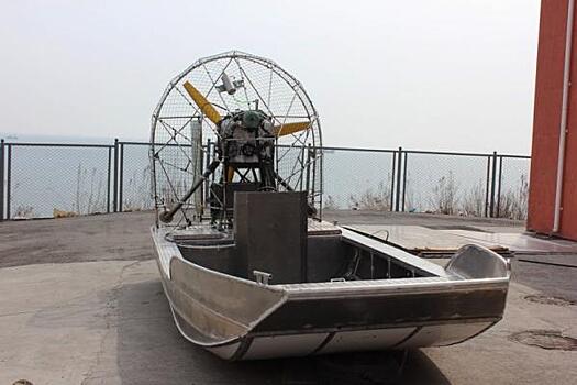 Участники митинга во Владивостоке повредили технику спасателей