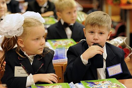 В российских школах появятся "учителя-наставники"