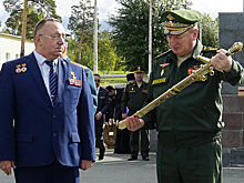 Меч воинской славы вручили 90-й танковой дивизии ЦВО