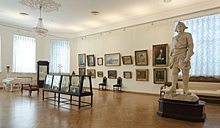 На «Серебряном дожде» прогулялись по Петровскому залу Радищевского музея