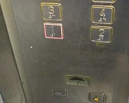В доме на Череповецкой отремонтировали лифт
