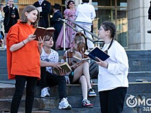 "Ночуем" в библиотеке, рисуем карпов и готовим моти. Чем заняться в выходные в Омске