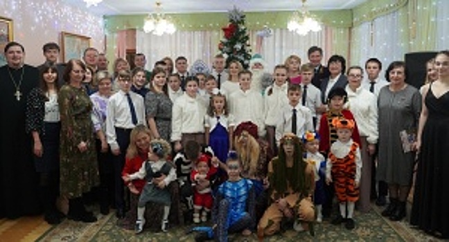 Начальник УМВД России по Липецкой области поздравили воспитанников подшефного детского дома с наступающим Новым годом