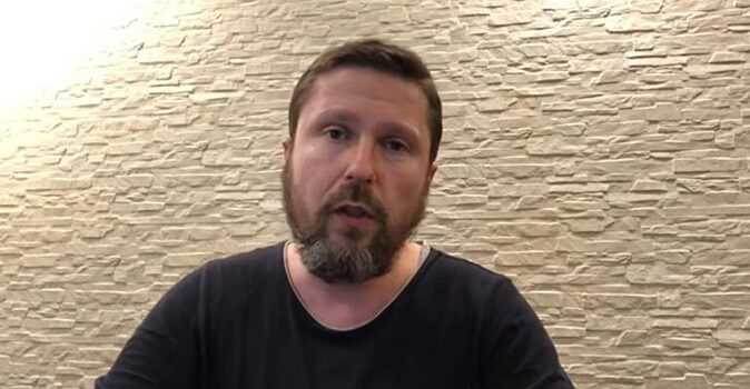 Шарий поблагодарил полицию Харькова за арест напавших на палатку его партии