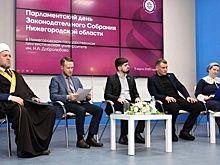 Студентам НГЛУ при поддержке депутатов Заксобрания рассказали о защитниках