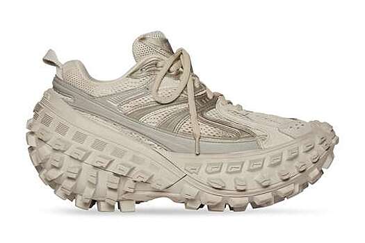 Бренд Balenciaga представил кроссовки с эффектом грязи и потертости