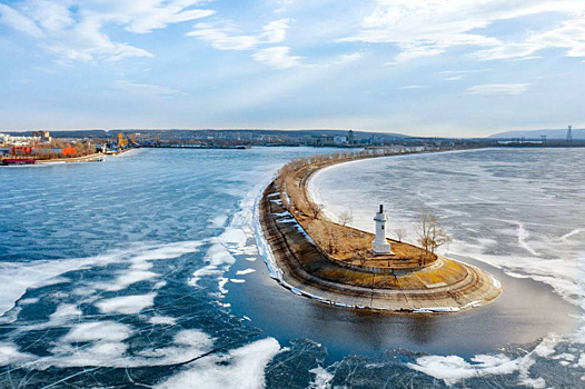 На набережной Комсомольского района завершился третий этап благоустройства