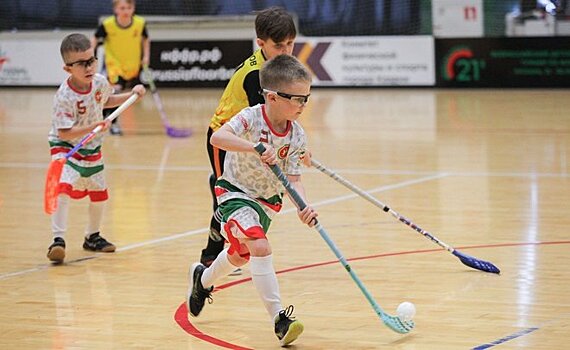 Борьба за "Золотую клюшку": в Казани стартовал турнир по флорболу