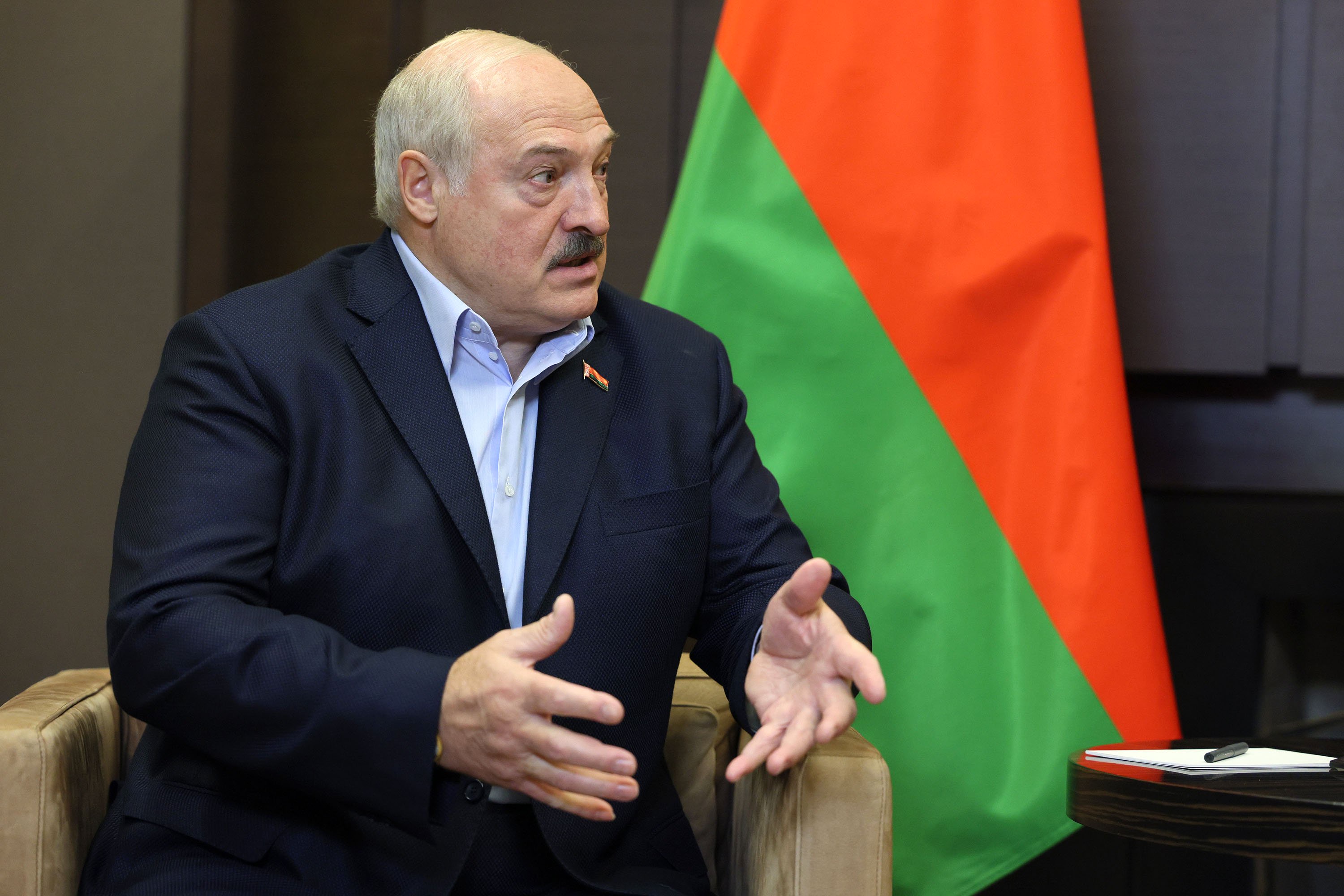 Президент Беларуси проводит встречу с лидером ОАЭ