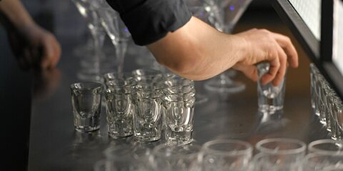 Собянин подписал закон о запрете продажи алкоголя в барах площадью менее 20 "квадратов"