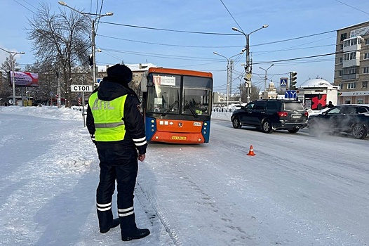 В Каменске-Уральском автобус сбил 80-летнюю женщину на пешеходном переходе
