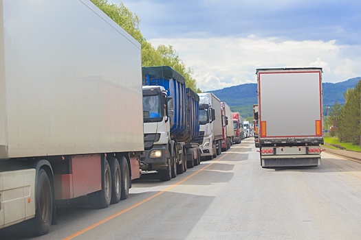 Грузоперевозчики предложили ввести транспортный демпфер