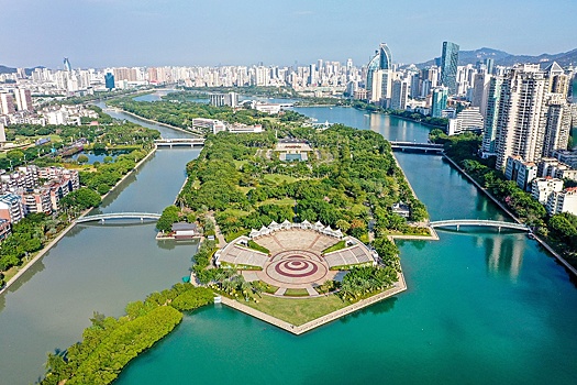 Чистая вода и прекрасные пейзажи озера Юньдан сделали его визитной карточкой города Сямэнь