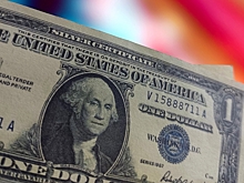 Эксперты предрекли доллару падение из-за политики США