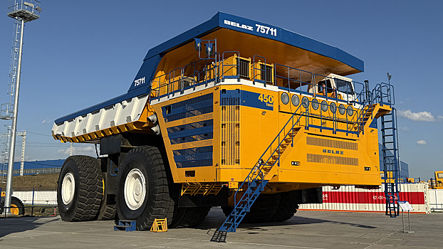 74-тонный последовательный гибрид: как мы прокатились на карьерном самосвале БелАЗ