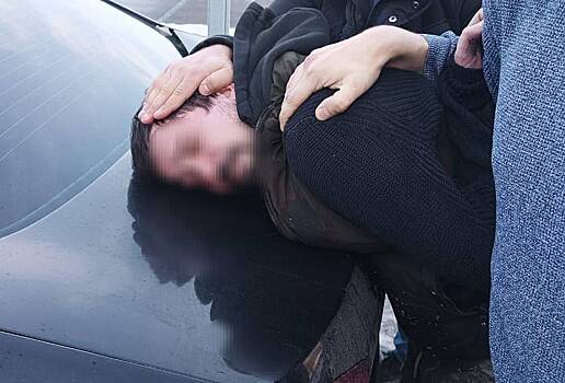 Под Москвой задержали подделывавшую документы нелегальным мигрантам преступную группу