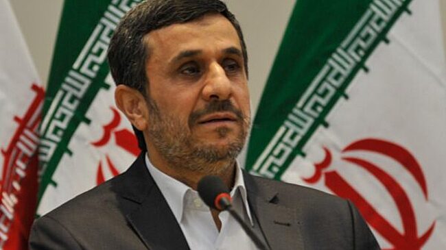 Родственники Ахмадинежада опровергли слухи о его гибели