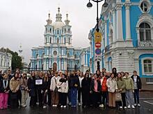 Курские школьники гуляют по маршруту «Петербург Пушкина»