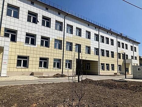 Стадион для школы в Каштаке построят за 131 миллион рублей