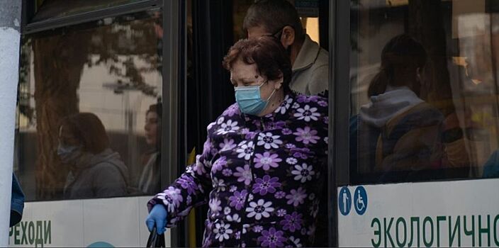 Волгоградцы продолжают жаловаться на дороги, нехватку транспорта, УК и ЖКХ