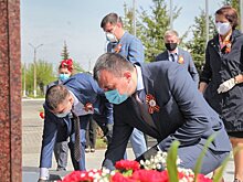 Сотрудники "Казаньоргсинтеза" возложили цветы к мемориалу ветеранам Великой Отечественной войны, работавшим на предприятии