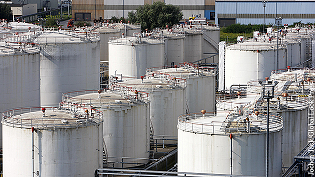 Эксперт оценил желание Украины заработать на хранении чужой нефти