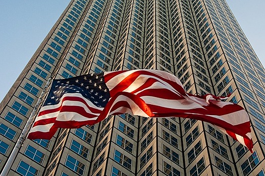 Пенс: Белый дом уверен в законности иммиграционного указа Трампа