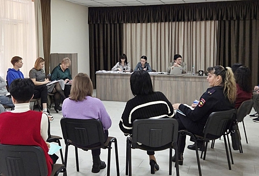 Семь случаев ненадлежащего исполнения родителями своих обязанностей рассмотрели на заседании муниципальной комиссии по делам несовершеннолетних и защите их прав