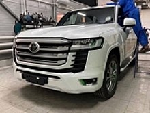 Новый Toyota Land Cruiser засветился до премьеры