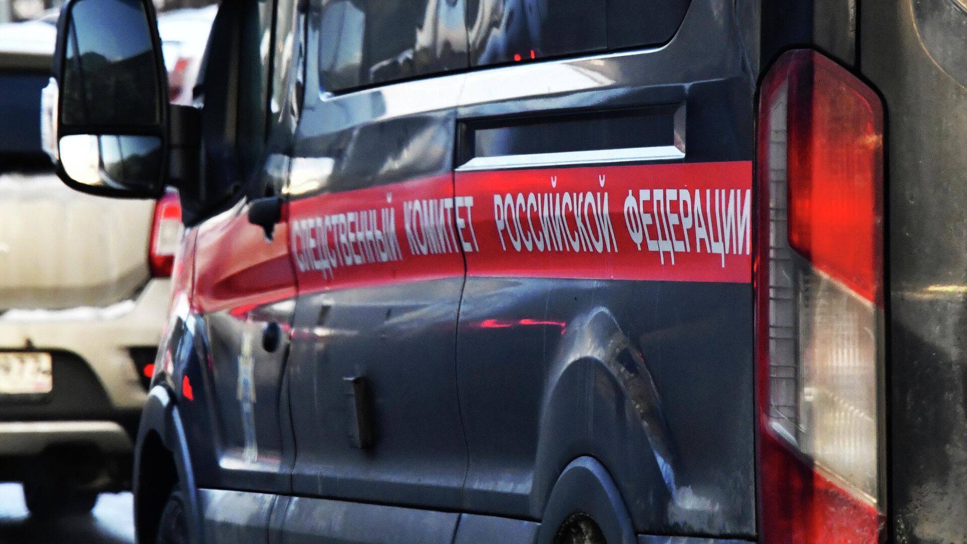 В Новосибирске мужчина жестоко избил двух мальчиков