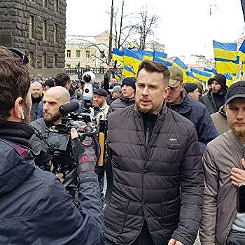 Билецкий зашёл в Администрацию президента Украины со списком требований