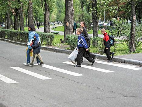 Ребенок перебежал дорогу прокурору. В Кемерове ищут очевидцев ДТП, в котором серьезно пострадал школьник