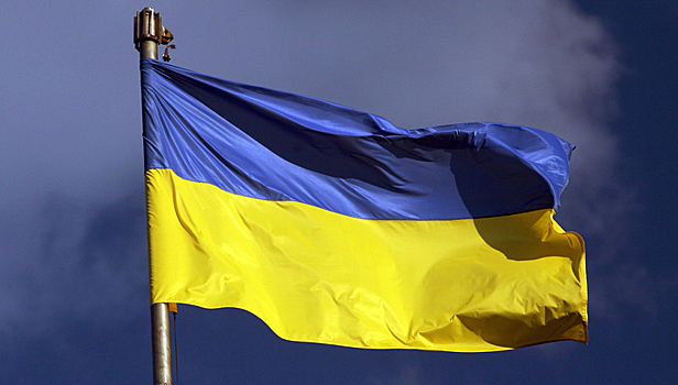 Киев пригрозил Донбассу украинским флагом