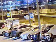 В Петербурге на видео попало, как мужчины на BMW X5 взорвали дороги