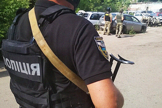 Украинец купил поддельные права и пожаловался в полицию, что их нет в базе