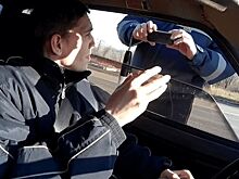 Инспектор ГИБДД сфотографировал права. Законно ли это?