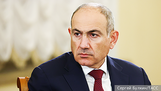 Пашинян сравнил священников Армянской церкви с радикальными исламистами