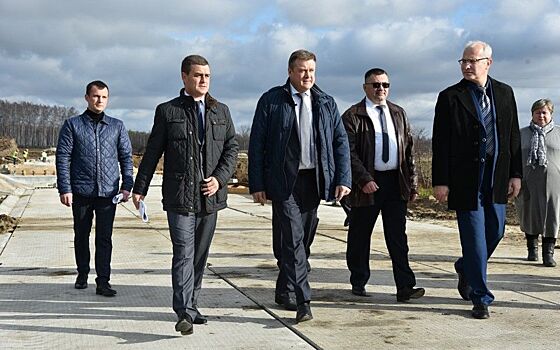 Любимов ознакомился с ремонтом дорог в Старожиловском районе