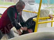 В Казани на видео попало, как кондуктор жестоко избил пассажира