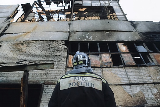Тлеющие завалы не дают дышать
