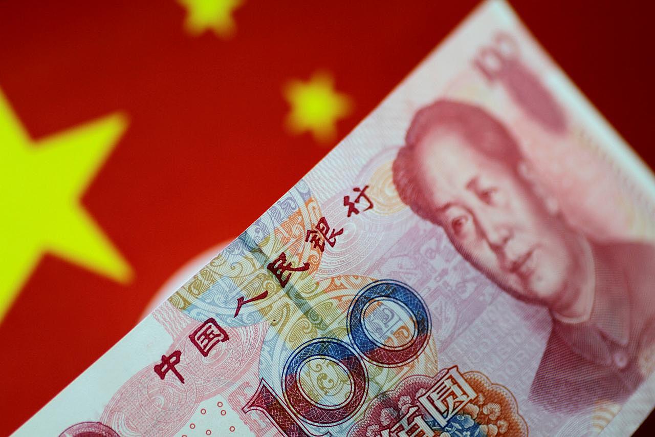 Китай укрепил юань до максимального значения