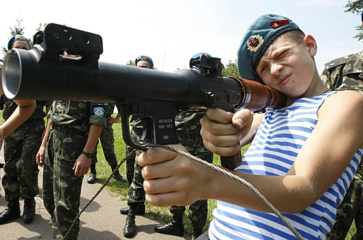 Обзор зарубежных СМИ: Киевляне закупают оружие