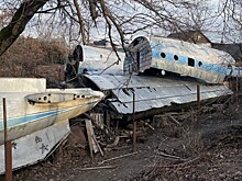 Части редкого самолета Ан-10 вывезли со двора частного дома в Краснодаре